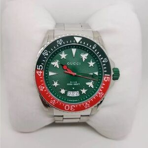 Gucci Dive
Green And Red 45mm Dive Gucci Watch YA136222
